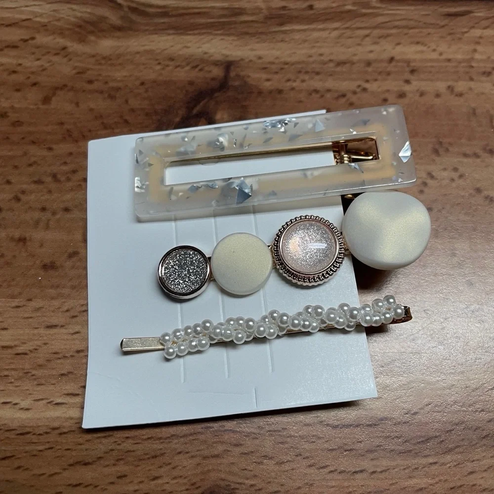 Elegant Hair Clip Set - Pearl and Gold